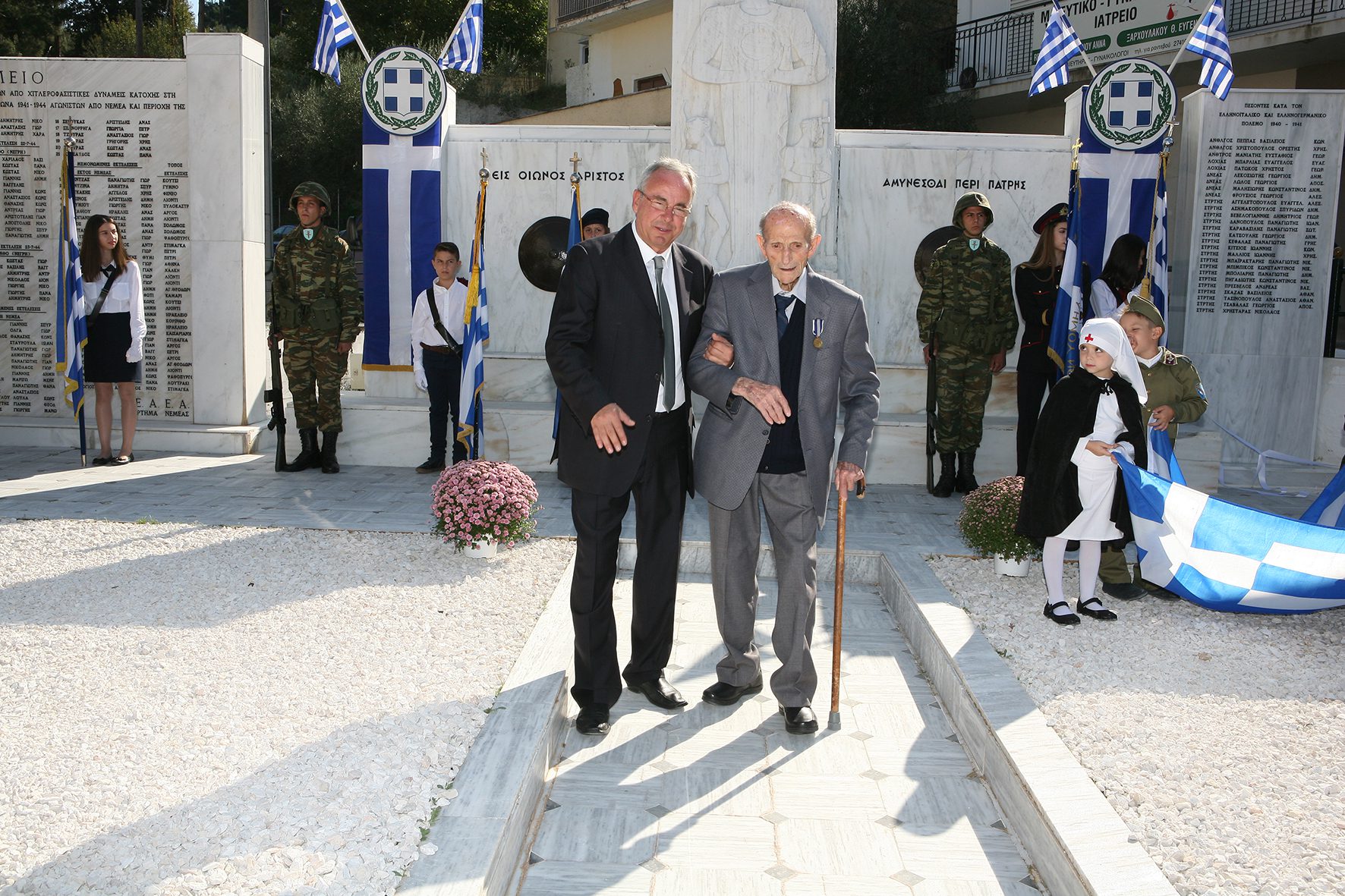 Νεμέα Αποκαλυπτήρια Μνημείου Πεσόντων 194041 ΦΩΤΟ NemeaPress