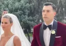Ο Κώστας Σλούκας ντύθηκε στα κόκκινα και παντρεύτηκε την Μαρία Δαρσινού