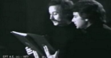 “Η ζωή εν τάφω” από τον Νίκο Ξυλούρη και τον Μανώλη Μητσιά