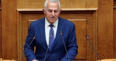 Ανεξαρτητοποιήθηκε από τον ΣΥΡΙΖΑ ο Ευάγγελος Αποστολάκης