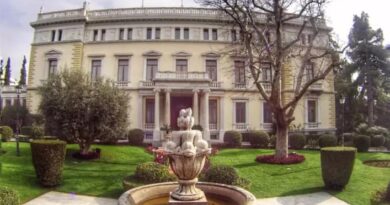 Καρυστιανού: Πώς να νοιώσουμε οι γονείς και συγγενείς των αδικοχαμένων παιδιών, αν ο Τασούλας γίνει ΠτΔ;