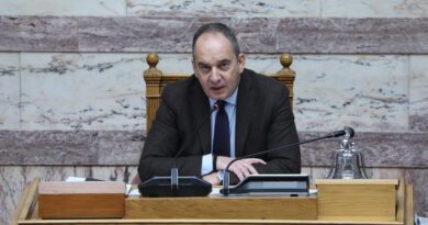 Η Βουλή των Ελλήνων τίμησε τη Μνήμη των πεσόντων Ελλήνων αξιωματικών του Πολεμικού Ναυτικού στα  Ίμια, το 1996