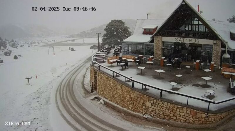 Χιονόπτωση από το πρωί στη Ζήρεια