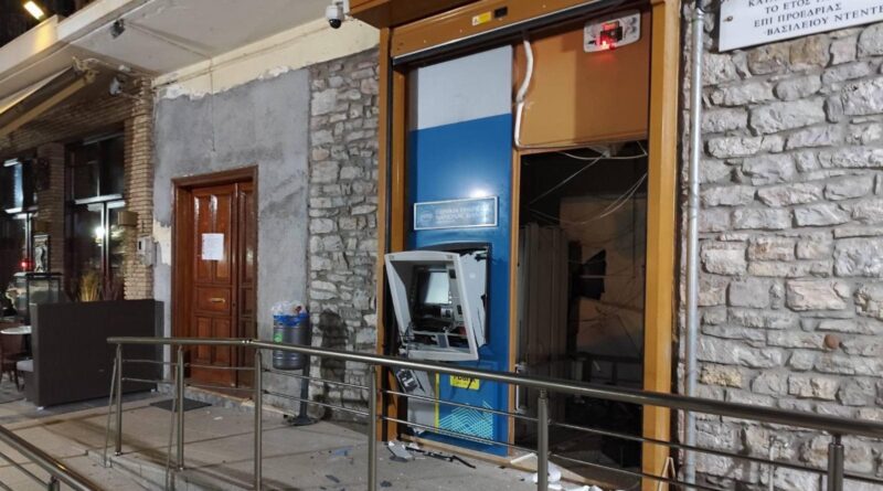 Δυο ήταν οι δράστες που ανατίναξαν το ΑΤΜ της Εθνικής Τράπεζας, στην Κλειτορία