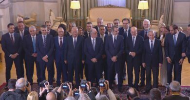 Η ορκωμοσία των νέων μελών της κυβέρνησης και το πρώτο υπουργικό