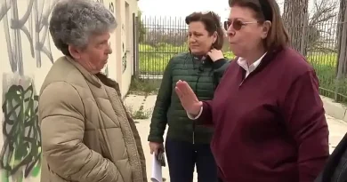 Ποιος είδε την Μενδώνη και δεν φοβήθηκε: Σε παρακαλώ πολύ, έχετε πάρει εκατομμύρια!