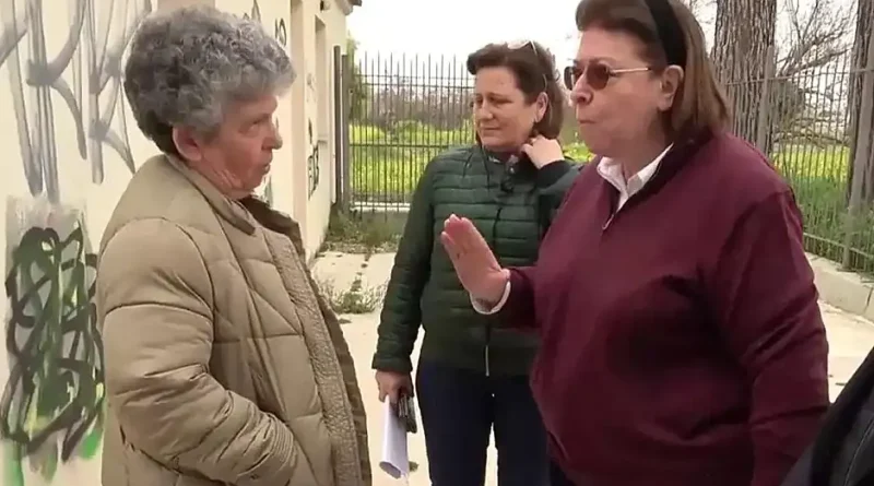 Ποιος είδε την Μενδώνη και δεν φοβήθηκε: Σε παρακαλώ πολύ, έχετε πάρει εκατομμύρια!