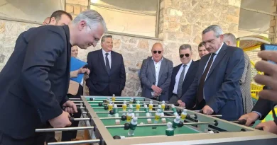 Πτωχός, Φαρμάκης, Χατζημάρκος: Πολιτικές ντρίμπλες στο ποδοσφαιράκι του Ναυπλίου