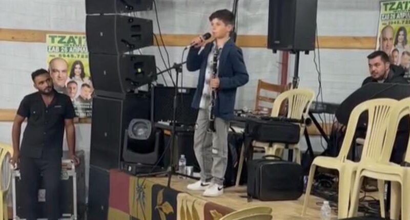 Άρης Μουγκοπέτρος: Ο μικρός Γιώργος Νικολούλης τον αντικατέστησε σε πανηγύρι που θα εμφανιζόταν