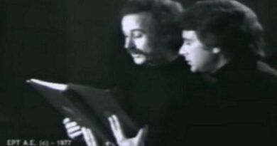 “Η ζωή εν τάφω” από τον Νίκο Ξυλούρη και τον Μανώλη Μητσιά