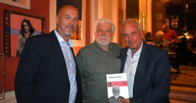 Πρώτη παρουσίαση της αυτοβιογραφίας του Θανάση Παπαδά - «Από τα Βινύλια στους Αμπελώνες και στο Green Theater»
