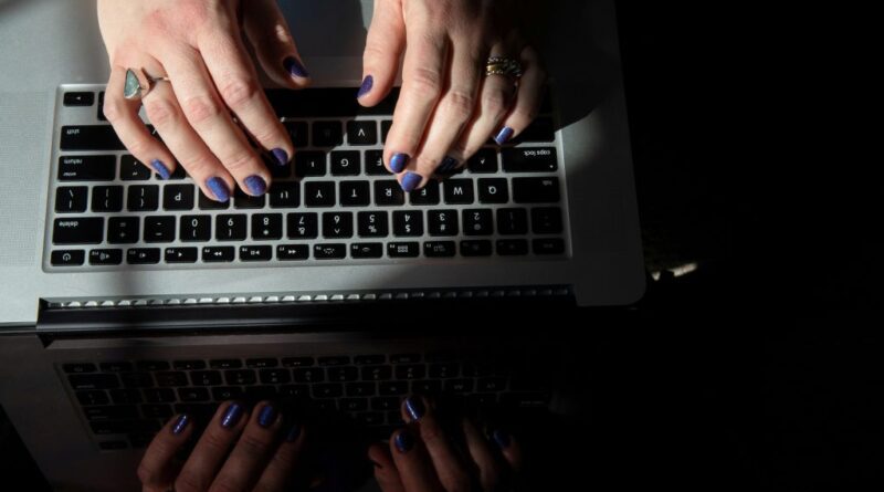 Τεχνητή Νοημοσύνη: Αμφίβολο το «αύριο» των αποφοίτων λόγω της ΑΙ