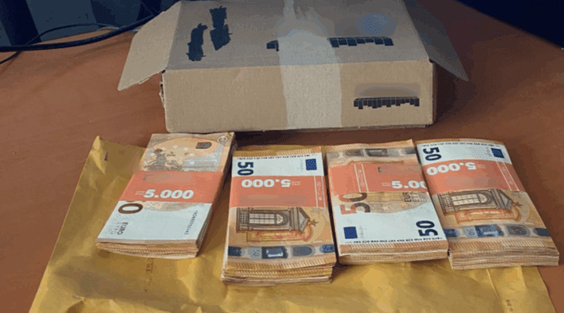 Ηλικιωμένος πέταξε σε κάδο ανακύκλωσης… 20.000 ευρώ