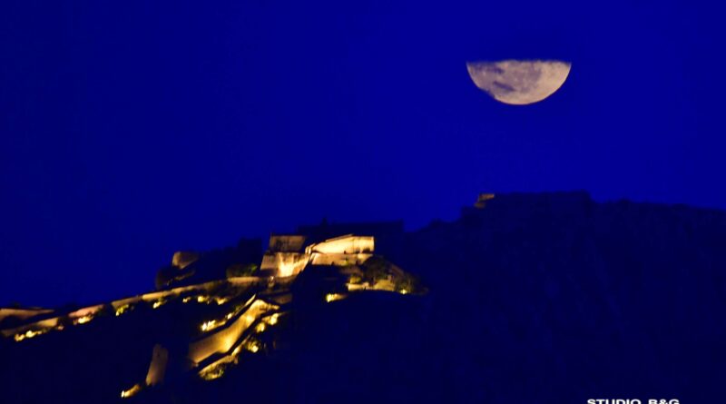 Ναύπλιο: Πανσέληνος Μαΐου το «Φεγγάρι των Λουλουδιών»