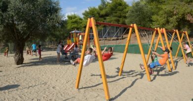 Ξεκινούν οι αιτήσεις για 70.000 vouchers παιδικών κατασκηνώσεων