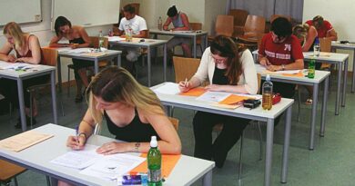 Ποιοι υποψήφιοι δικαιούνται επίδομα 350 ευρώ για τις Πανελλήνιες 2025