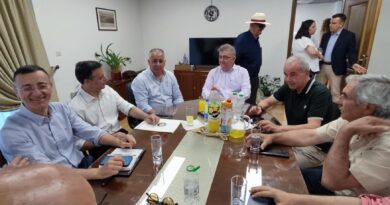 Κλιμάκιο του ΠΑΣΟΚ με επικεφαλής τον Δήμαρχο Αθηναίων Χ. Δούκα στην Κόρινθο