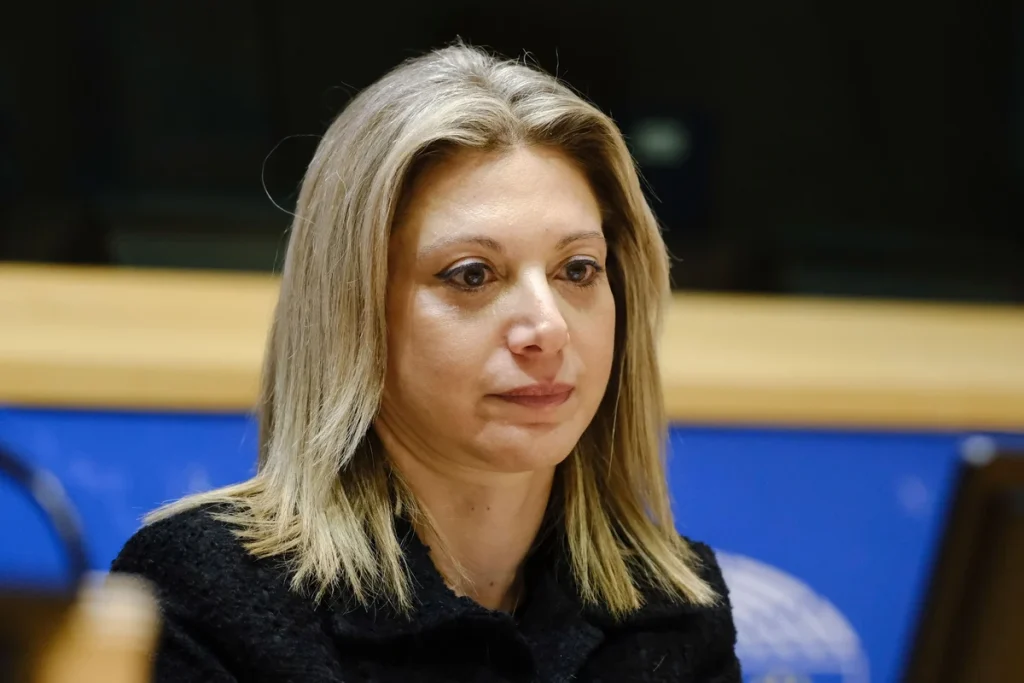 Καρυστιανού: Στη Βουλή διαβιβάστηκε η μήνυσή της κατά των 14 γαλάζιων βουλευτών της Προανακριτικής