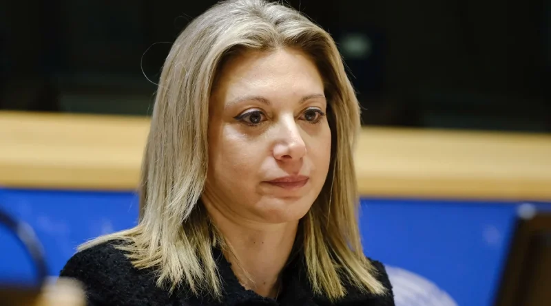 Καρυστιανού: Στη Βουλή διαβιβάστηκε η μήνυσή της κατά των 14 γαλάζιων βουλευτών της Προανακριτικής