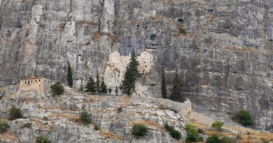 Η εντυπωσιακή Παναγία του βράχου στη Νεμέα | Virgin Mary of the rock in Nemea Corinth