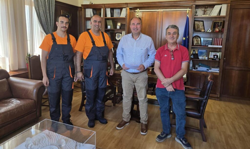 Υπεγράφη η σύμβαση για τον καθαρισμό πρανών, τάφρων και νησίδων στο οδικό δίκτυο της Π.Ε. Κορινθίας