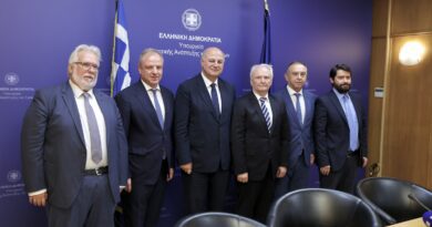Τελετή παράδοσης – παραλαβής υφυπουργού στο ΥΠΑΑΤ