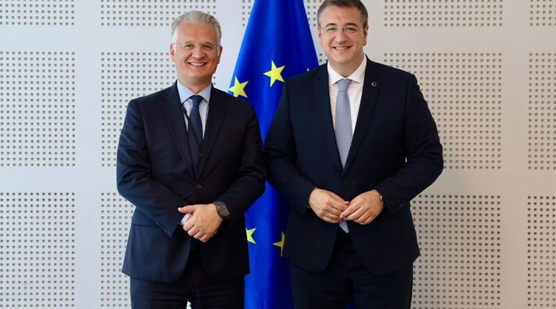 Συνάντηση του Περιφερειάρχη Πελοποννήσου με τον Έλληνα Επίτροπο Απόστολο Τζιτζικώστα στις Βρυξέλλες