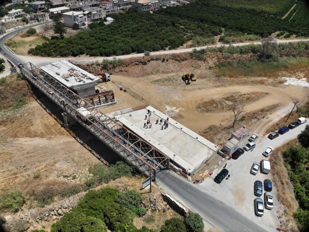 Στη νέα γέφυρα του Ευρώτα ο Περιφερειάρχης -Τον Σεπτέμβριο η ολοκλήρωση του φορέα