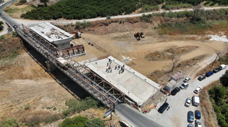Στη νέα γέφυρα του Ευρώτα ο Περιφερειάρχης -Τον Σεπτέμβριο η ολοκλήρωση του φορέα