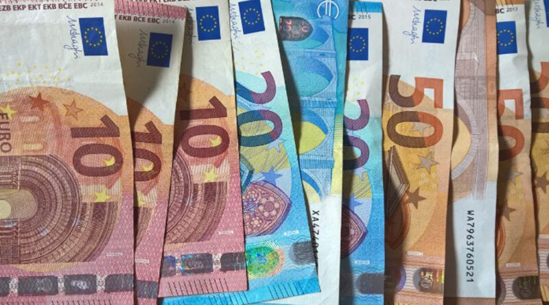 Αλλάζει το ευρώ: Πως θα είναι τα νέα χαρτονομίσματα