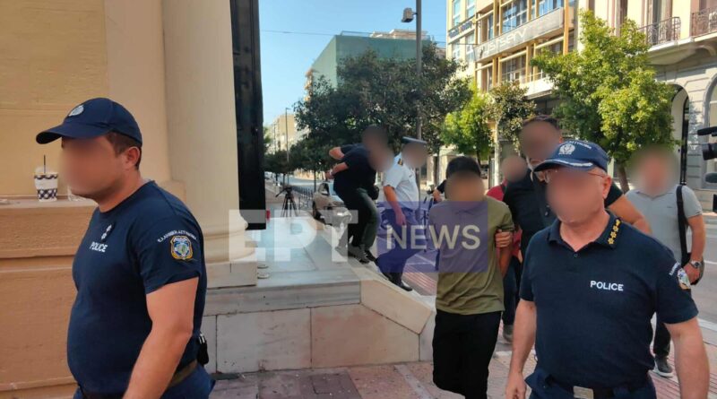 Προφυλακιστέοι κρίθηκαν οι δύο κατηγορούμενοι ως εμπρηστές στην Πάτρα