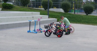 Παιδιά αγόρασαν ποδήλατα για συνομηλίκους τους, με χρήματα από τους κουμπαράδες τους