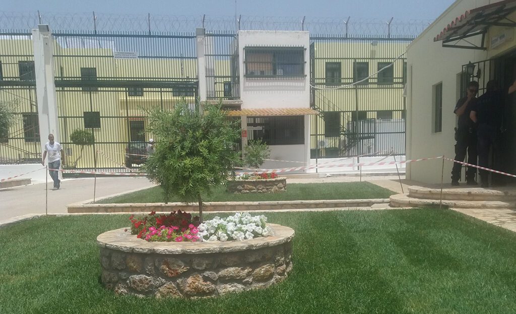 Σε Κορυδαλλό και Ναύπλιο οι προφυλακισμένοι για την υπόθεση αρχαιοκαπηλίας σε Μονή των Καλαβρύτων
