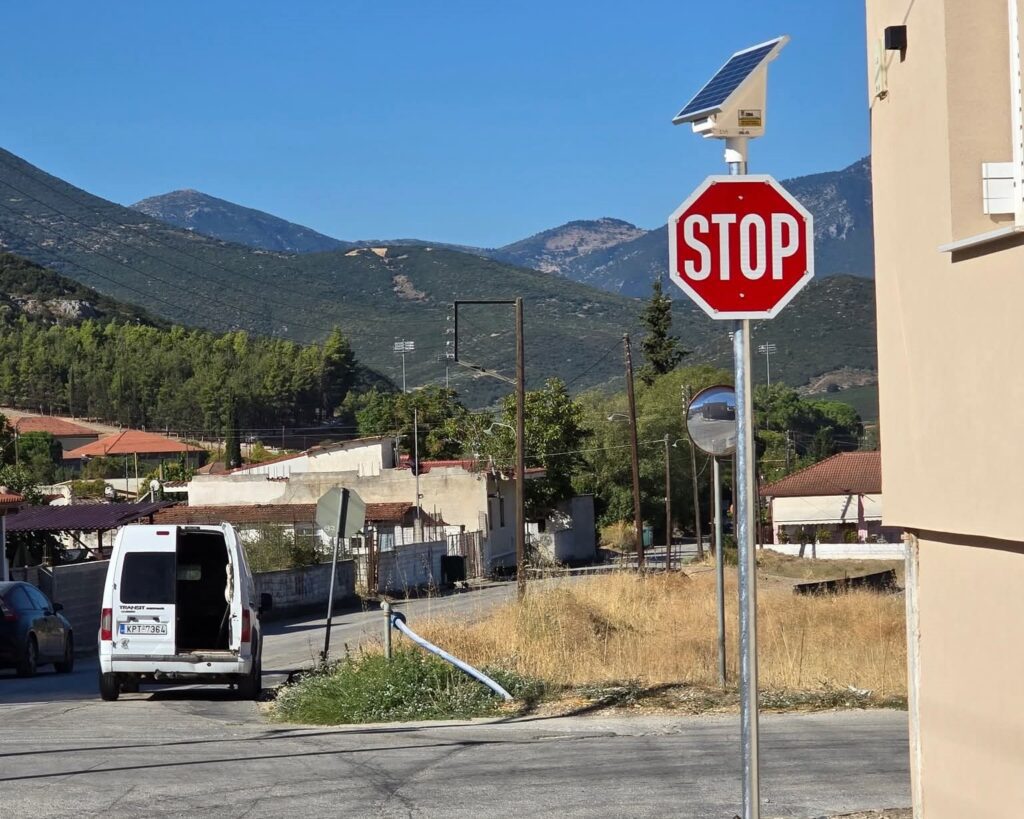 Νέα φωτιζόμενα STOP στον Δήμο Νεμέας για μεγαλύτερη οδική ασφάλεια