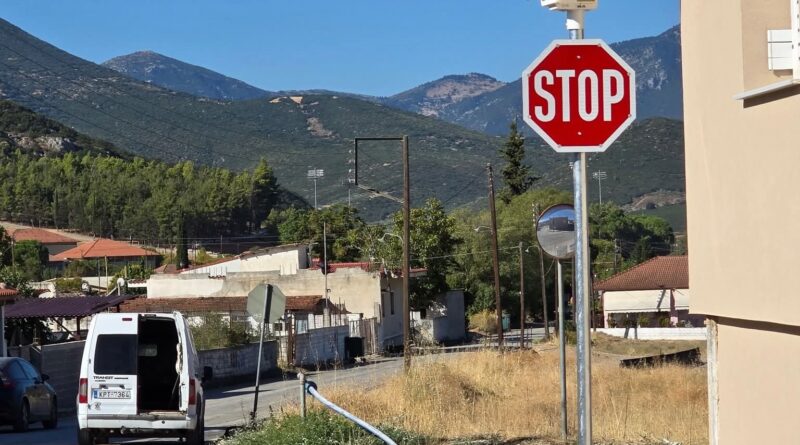 Νέα φωτιζόμενα STOP στον Δήμο Νεμέας για μεγαλύτερη οδική ασφάλεια