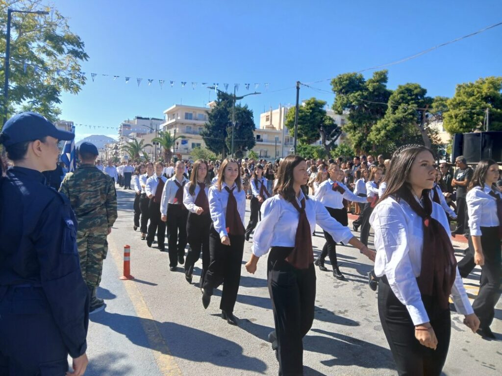 Η παρέλαση για την 28η Οκτωβρίου 1940 στην Κόρινθο