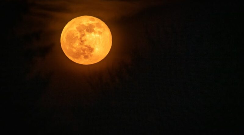 Πανσέληνος Οκτωβρίου: Η πρώτη υπερπανσέληνος του έτους θα φωτίσει τον ουρανό απόψε