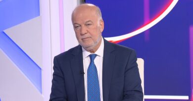 «Απατεώνες»: Ο Φλωρίδης τα βάζει με τους εμπειρογνώμονες που έβγαιναν στα κανάλια για τα Τέμπη
