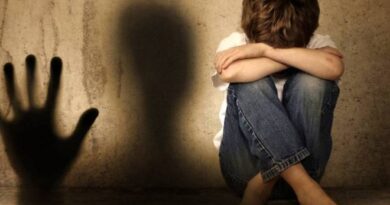 Μητέρα έπιασε οικογενειακή φίλη με τον 10χρονο γιο της - Τη φιλοξενούσε και βίαζε το παιδί