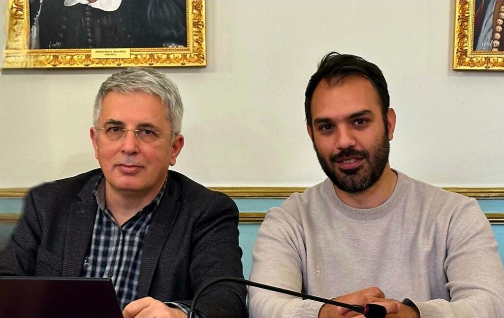 Μάκαρης-Σιάτος: 430.000 ευρώ για άλλη μια μελέτη; Έξι χρόνια κοροϊδίας - Φτιάξτε τον δρόμο Σχίνου-Αλεποχωρίου τώρα!