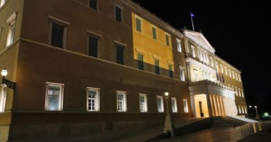 Φωταγώγηση της Βουλής των Ελλήνων για την Έμφυλη βία κατά των Γυναικών