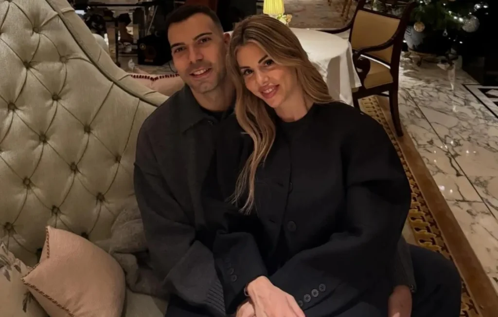 Μίνι διακοπές για την οικογένεια Σλούκα στο Λονδίνο πριν τα Χριστούγεννα - Φωτογραφίες με τα παιδιά τους