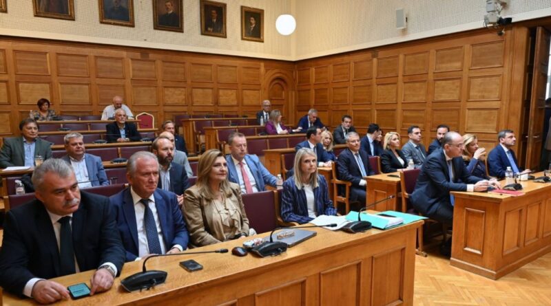 Εξεταστική για ΟΠΕΚΕΠΕ: Καλούνται «Φραπές», Σεμερτζίδου και «Χασάπης» – Αγροτοσυνδικαλιστές και κυβερνητικά στελέχη στον νέο κατάλογο των μαρτύρων