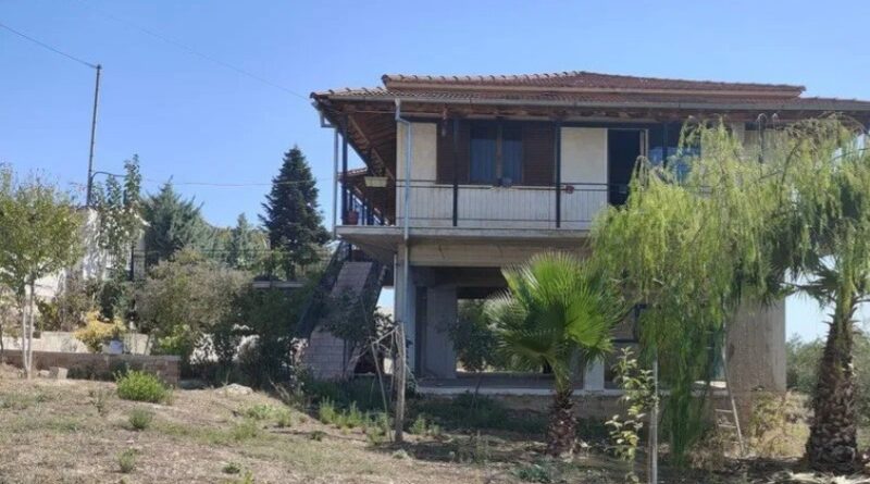 Πωλείται κατοικία 125 τ.μ. στο Μποζικά Κορινθίας σε οικόπεδο 2.200 τ.μ. με ελαιώνα -ΦΩΤΟ