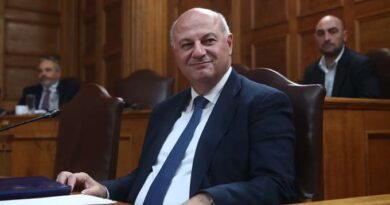 Φάκελο με αιτήματα παρέδωσαν στον Κ. Τσιάρα εκπρόσωποι αγροτών από την Κορινθία