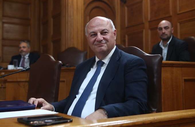 Φάκελο με αιτήματα παρέδωσαν στον Κ. Τσιάρα εκπρόσωποι αγροτών από την Κορινθία