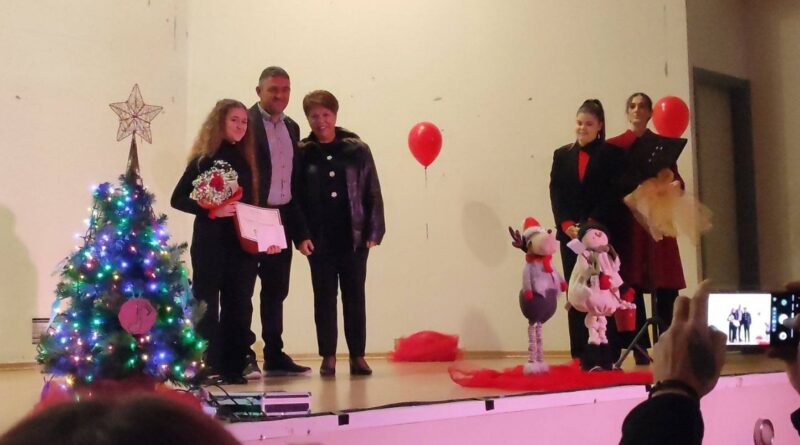 Νεμέα: Μια όμορφη χριστουγεννιάτικη βραδιά -Βράβευση της νεαρής Νεφέλης Κουτσούκου