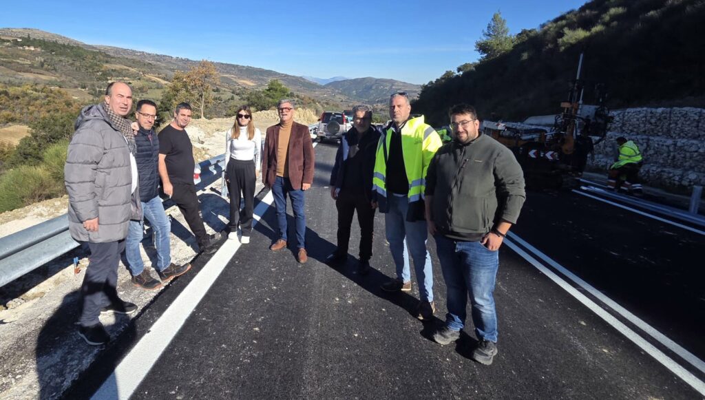 Στην κυκλοφορία ο δρόμος προς Τρίκαλα Κορινθίας και Χιονοδρομικό Κέντρο Ζήρειας