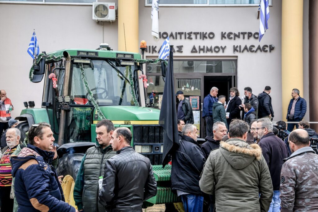 Oργή αγροτών για το «ριφιφί» του ΕΛΓΑ: Άδειασαν λογαριασμούς πριν μπουν οι ενισχύσεις