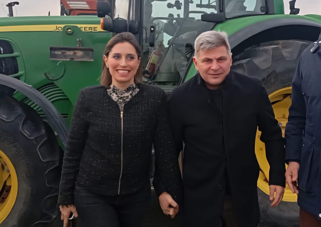 Στα μπλόκα της Καρδίτσας ο Φαραντούρης - Η πρότασή του για το Υπουργείο Αγροτικής Ανάπτυξης